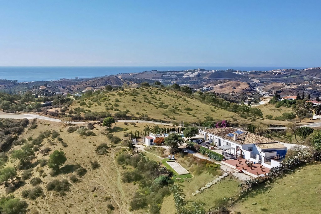 Вилла с 4 спальнями в Михас, Испания № 60932