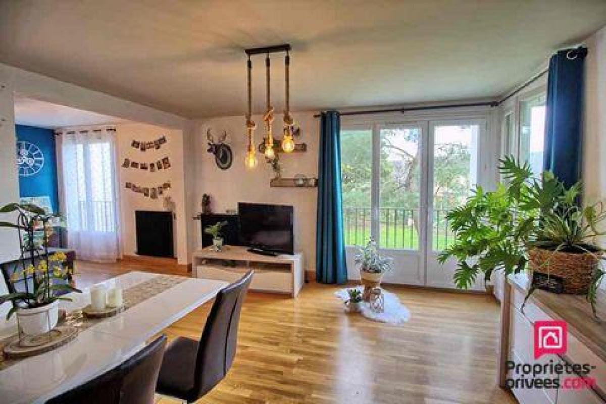 3 bedrooms Apartment in Angers, France No. 29949