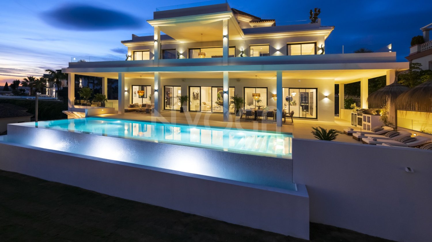 Вилла с 8 спальнями в Малага, Испания № 47429