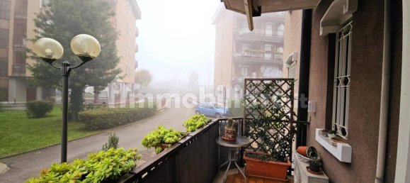 Apartamento de 2 dormitorios en Rozzano, Italy No. 61013 11