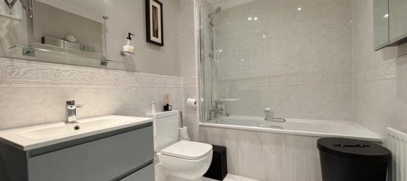 4 bedrooms Townhouse in Langley Park, United Kingdom No. 1122 11