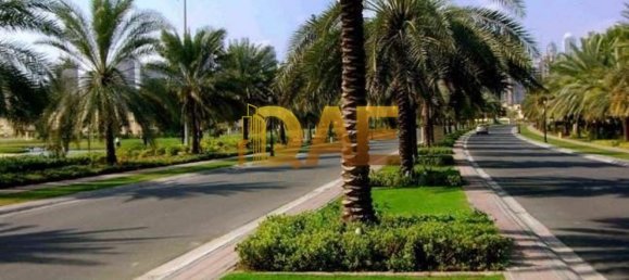 7 bedrooms Villa in Emirates Hills, UAE No. 4636 4