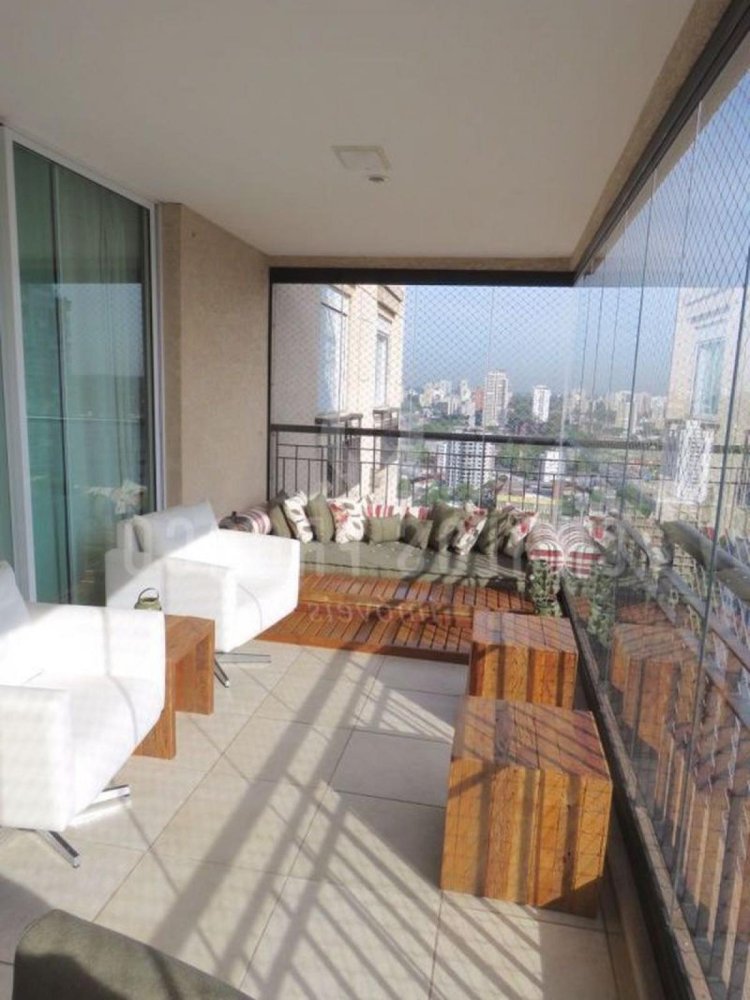Apartamento de 3 dormitorios en Sao Paulo, Brazil No. 593919