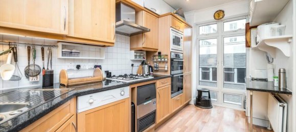 3 bedrooms Apartment in London, United Kingdom No. 5578 11