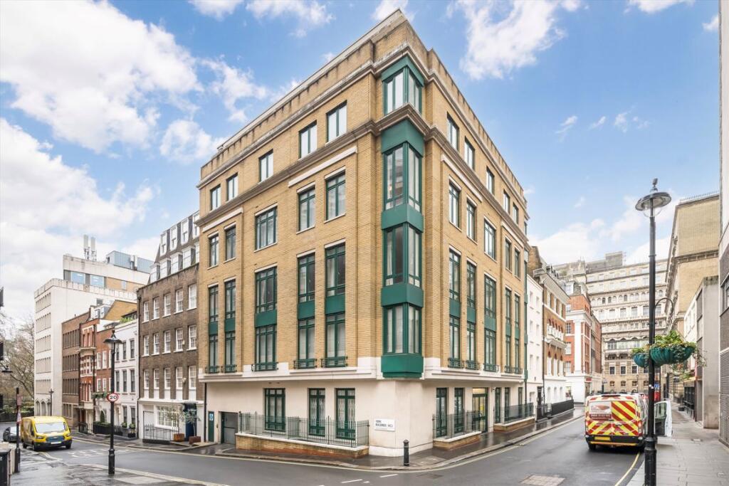 3 bedrooms Apartment in London, United Kingdom No. 5578