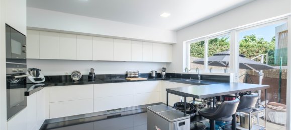 5 bedrooms Villa in Cascais, Portugal No. 134139 9