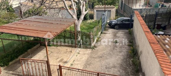 Вилла с 3 спальнями в Монреале, Италия № 360255 2