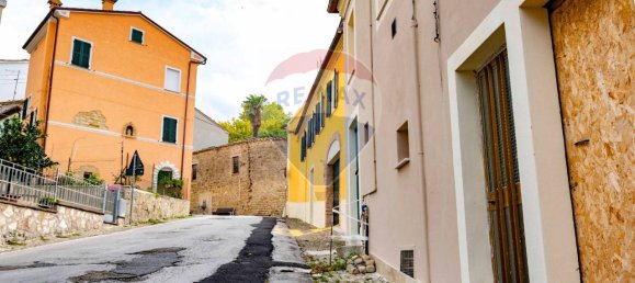 6 rooms House in Cupramontana, Italy No. 2226 3