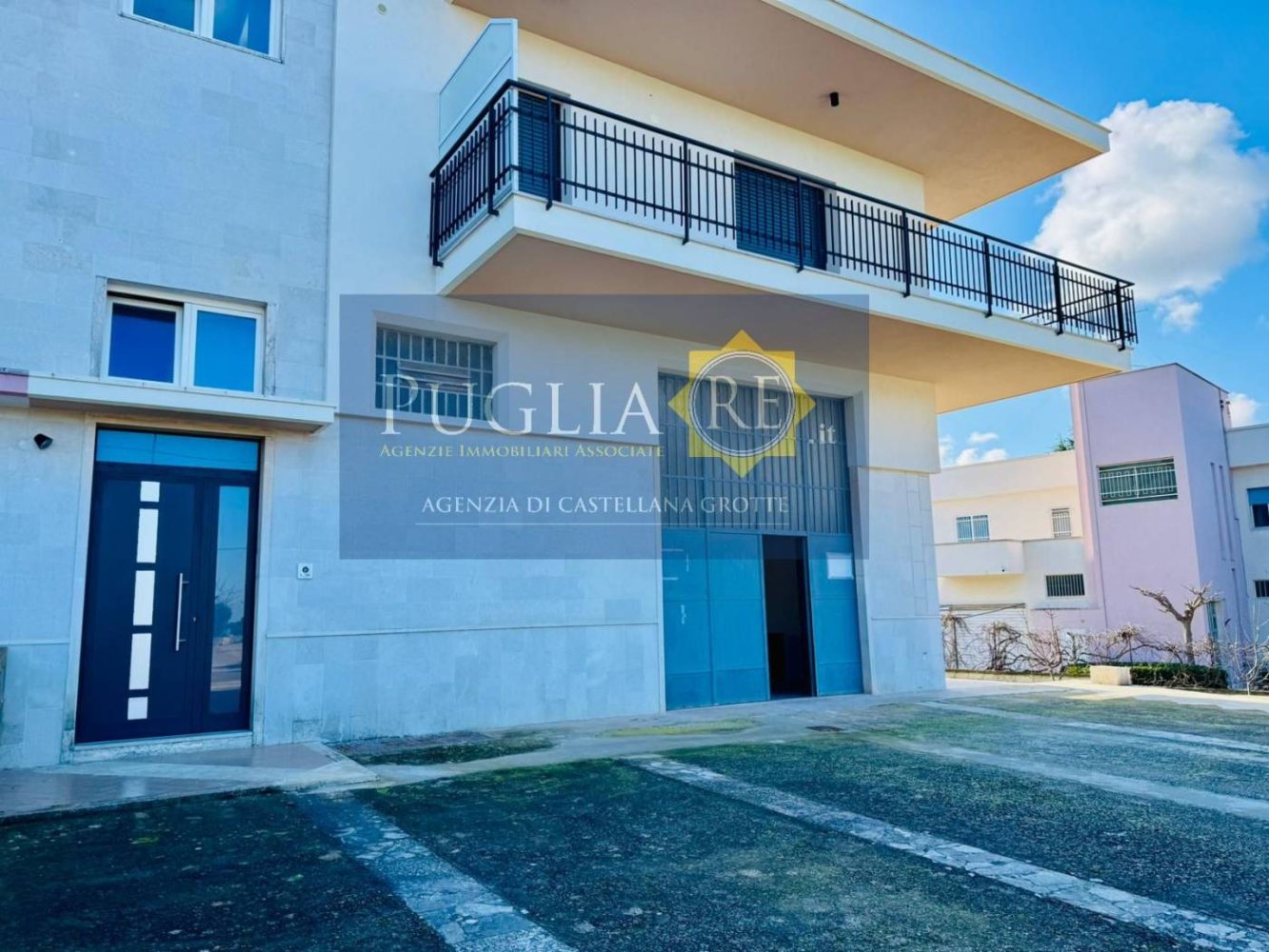 Villa de 3 dormitorios en Castellana Grotte, Italy No. 80854