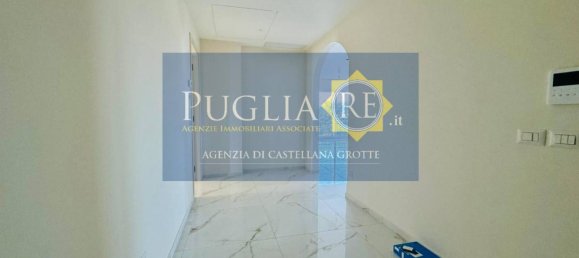 Villa de 3 dormitorios en Castellana Grotte, Italy No. 80854 8