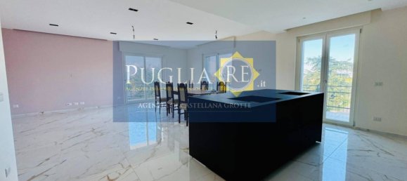 Villa de 3 dormitorios en Castellana Grotte, Italy No. 80854 10