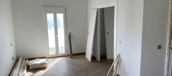 3 bedrooms Penthouse in Estepona, Spain No. 1402 2