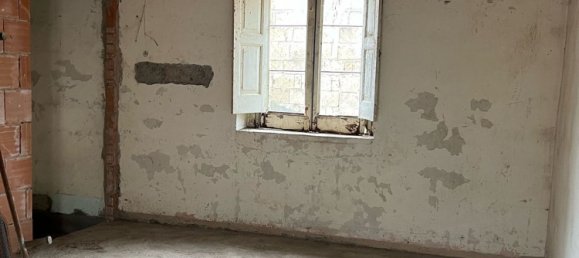 3 rooms House in Castel Morrone, Italy No. 255389 8