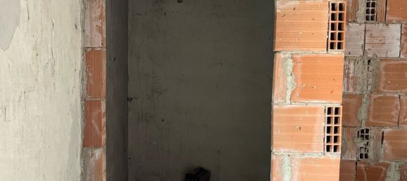 3 rooms House in Castel Morrone, Italy No. 255389 5