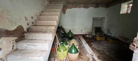 3 rooms House in Castel Morrone, Italy No. 255389 3