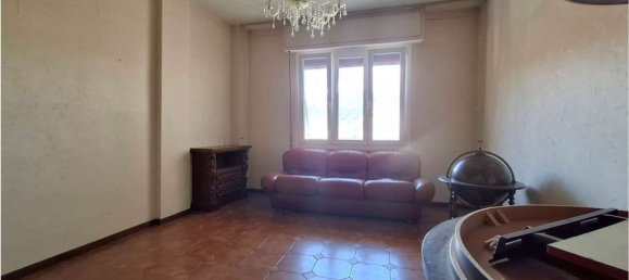 4 bedrooms Apartment in Arcola, Italy No. 326631 7