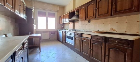 4 bedrooms Apartment in Arcola, Italy No. 326631 8