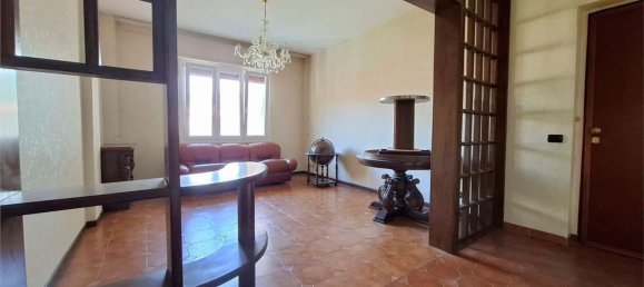 4 bedrooms Apartment in Arcola, Italy No. 326631 4