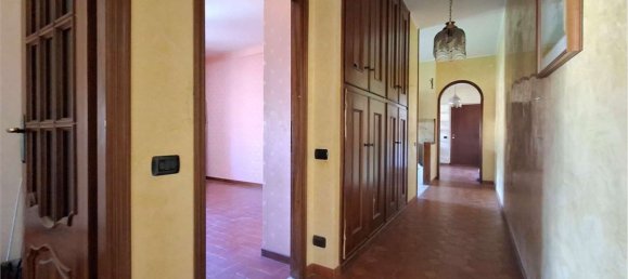 4 bedrooms Apartment in Arcola, Italy No. 326631 19