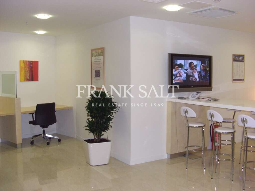  مكتب في Swatar, Malta 1323متر مربع رقم 11756