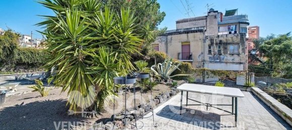 2 bedrooms Villa in Catania, Italy No. 276838 5
