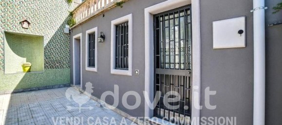 2 bedrooms Villa in Catania, Italy No. 276838 8
