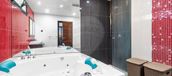 3 bedrooms House in Funchal, Portugal No. 25062 5