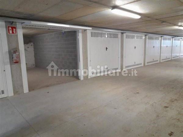  مستودع في Olbia, Italy 13متر مربع رقم 81599