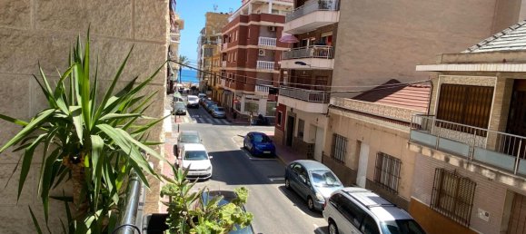 Apartamento de 2 dormitorios en Torrevieja, Spain No. 77250 3