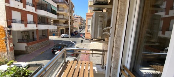 Apartamento de 2 dormitorios en Torrevieja, Spain No. 77250 4