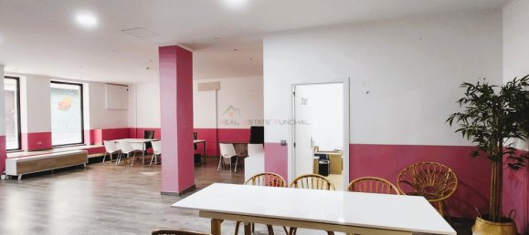 160m² Commercial property in Funchal, Portugal No. 140733 12