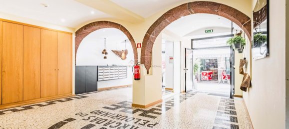 160m² Commercial property in Funchal, Portugal No. 140733 14