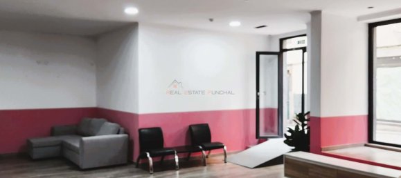 160m² Commercial property in Funchal, Portugal No. 140733 6