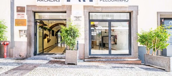 160m² Commercial property in Funchal, Portugal No. 140733 11