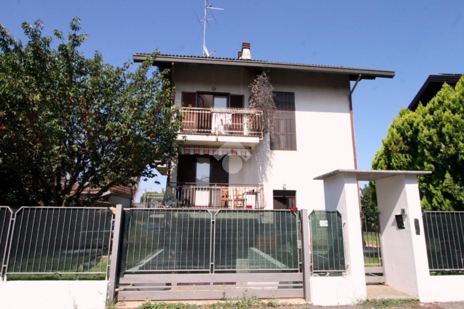 6 Schlafzimmer Haus in Cassano Magnago, Italy, Nr. 372611