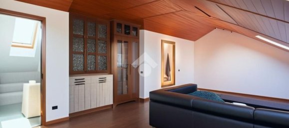 6 Schlafzimmer Haus in Cassano Magnago, Italy, Nr. 372611 22