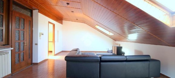 6 Schlafzimmer Haus in Cassano Magnago, Italy, Nr. 372611 23