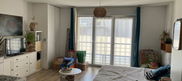 Studio in Tours, France No. 155827 3