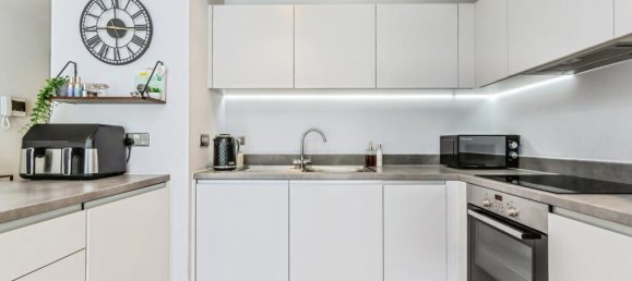 2 bedrooms Apartment in Kenley, United Kingdom No. 8056 3