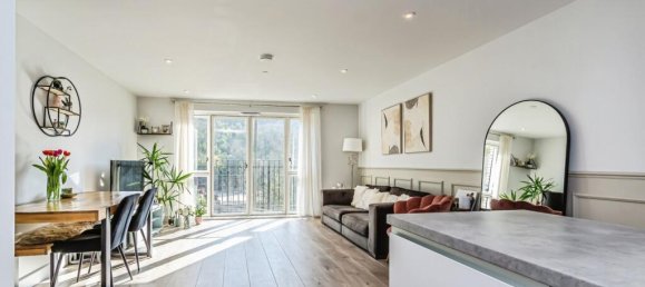 2 bedrooms Apartment in Kenley, United Kingdom No. 8056 9