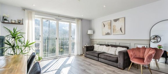 2 bedrooms Apartment in Kenley, United Kingdom No. 8056 7