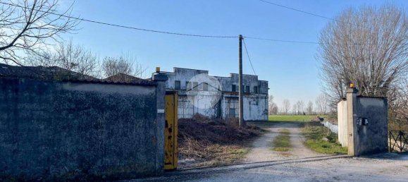 Склад с 1 комнатой в Мармироло, Италия № 210720 4