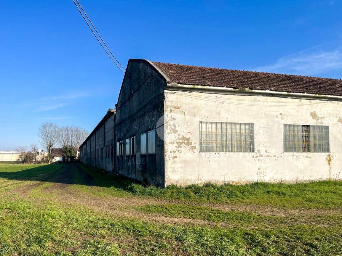 Склад с 1 комнатой в Мармироло, Италия № 210720