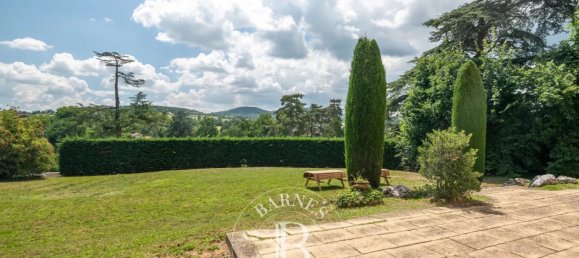 Casa de 11 dormitorios en Lentilly, France No. 298682 2