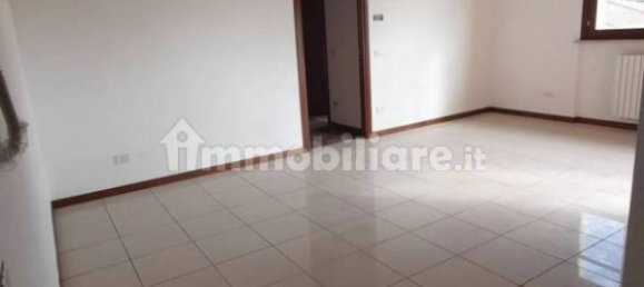 3 bedrooms Apartment in Mantua, Italy No. 346772 4