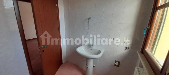 3 bedrooms Apartment in Mantua, Italy No. 346772 12