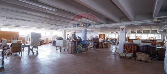 2000m² Commercial property in Mariano Comense, Italy No. 54963 10