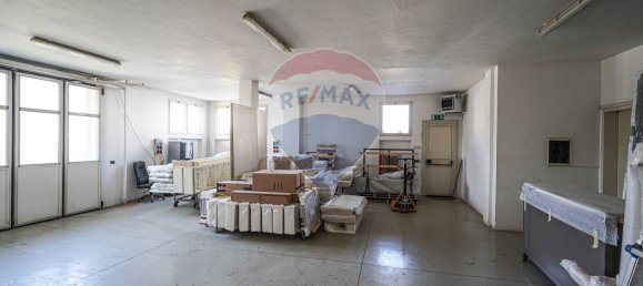 2000m² Commercial property in Mariano Comense, Italy No. 54963 9