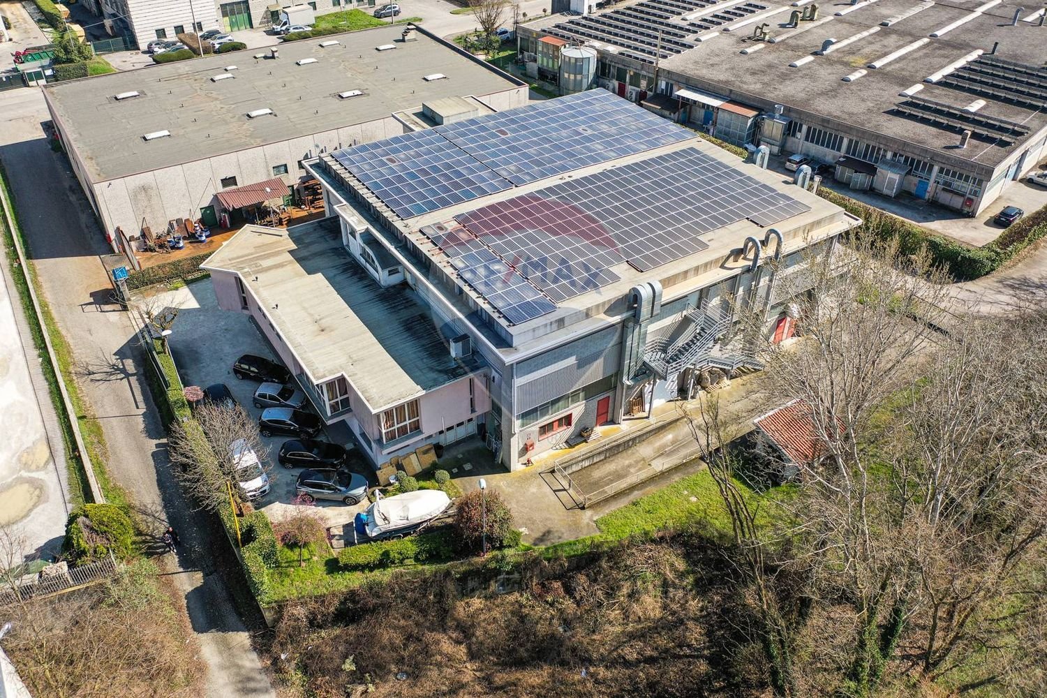 2000m² Commercial property in Mariano Comense, Italy No. 54963