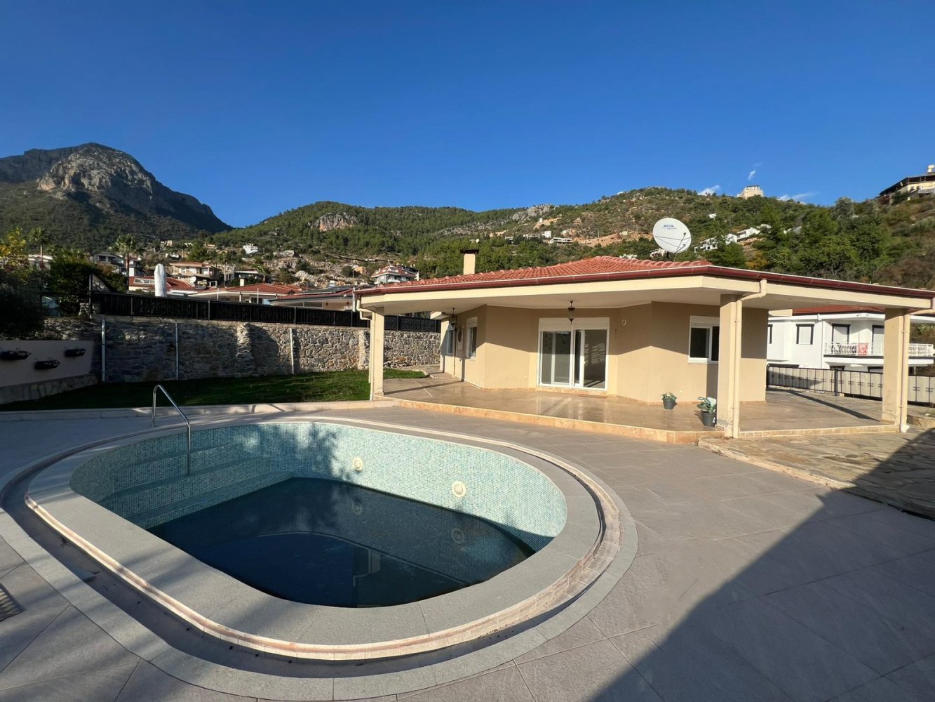 3 rooms Villa in Oba, Turkey No. 30322